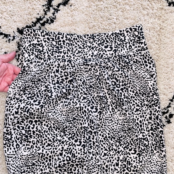 4 Sienna High Waist B&W Leopard Joggers - Picture 4 of 12